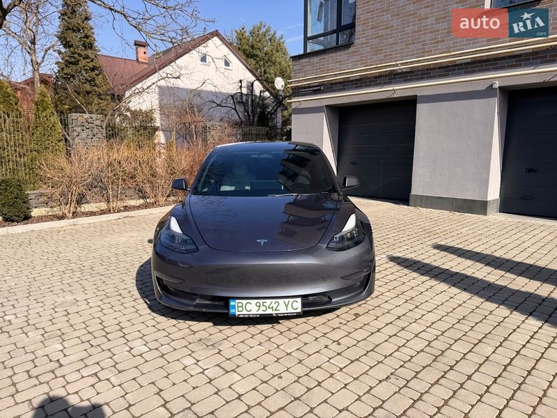 Седан Tesla Model 3 2022 в Львові
