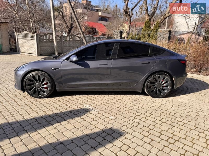 Седан Tesla Model 3 2022 в Львові