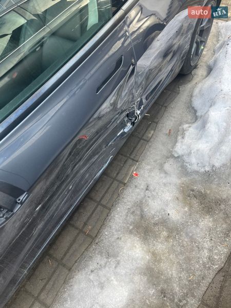 Седан Tesla Model 3 2023 в Львове