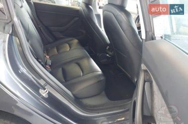 Седан Tesla Model 3 2023 в Львове