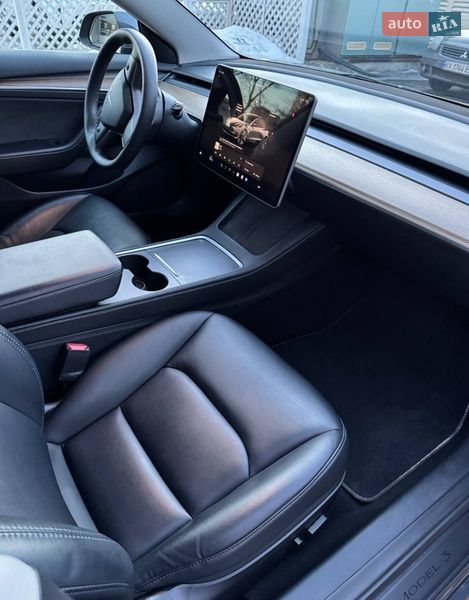 Седан Tesla Model 3 2022 в Киеве