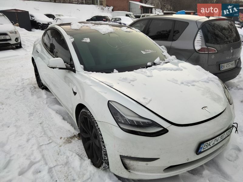 Седан Tesla Model 3 2018 в Рівному