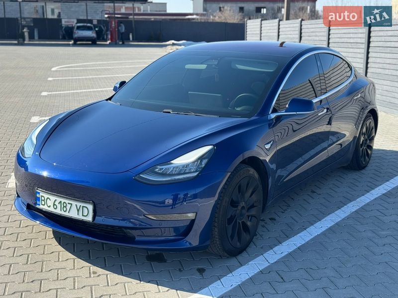 Седан Tesla Model 3 2018 в Дубно