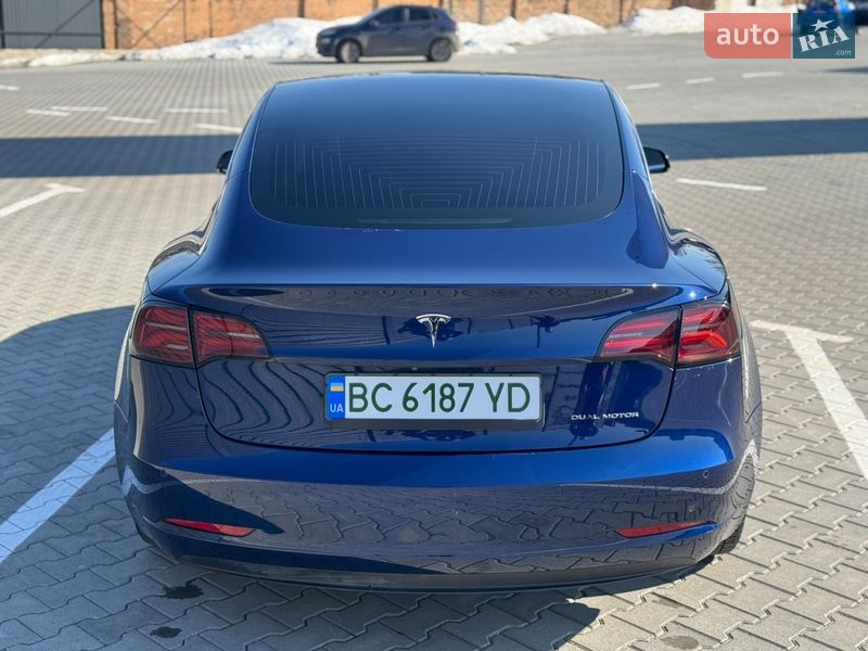 Седан Tesla Model 3 2018 в Дубно