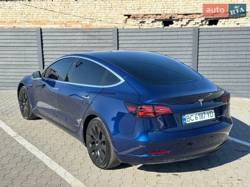 Седан Tesla Model 3 2018 в Дубно