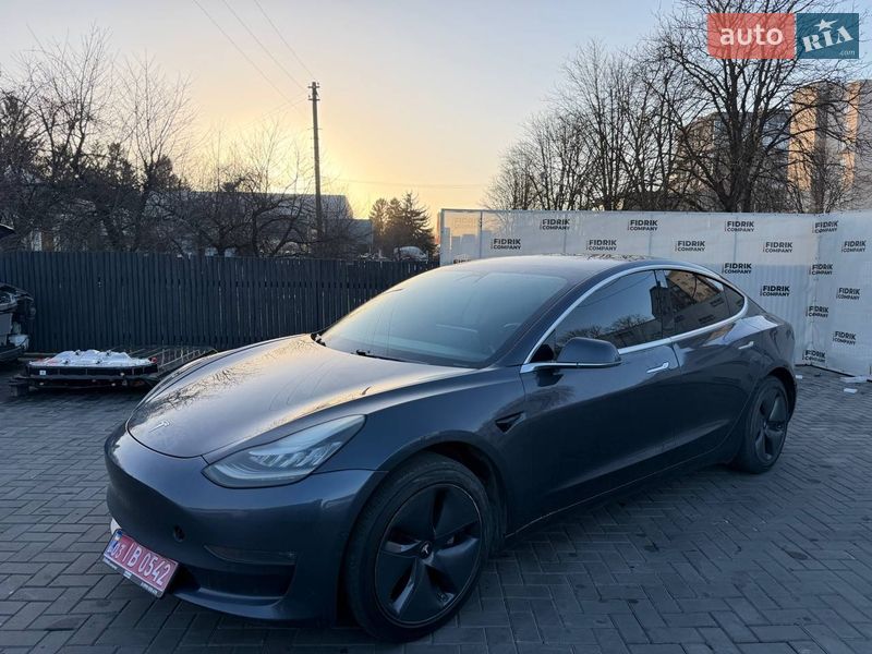 Седан Tesla Model 3 2019 в Луцьку