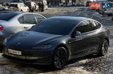 Седан Tesla Model 3 2024 в Києві