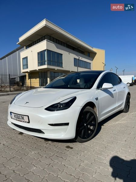 Tesla Model 3 2020