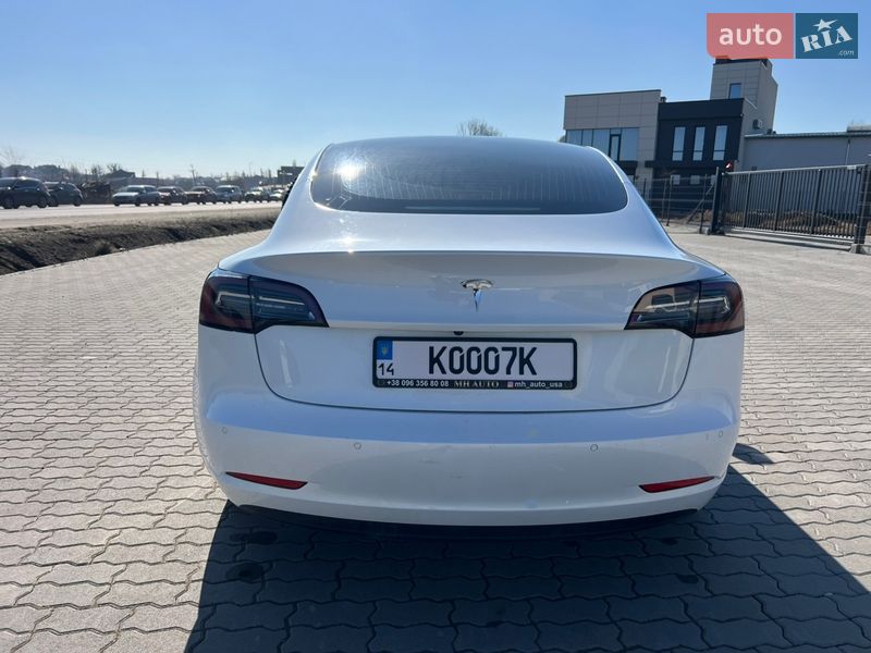 Седан Tesla Model 3 2020 в Львові