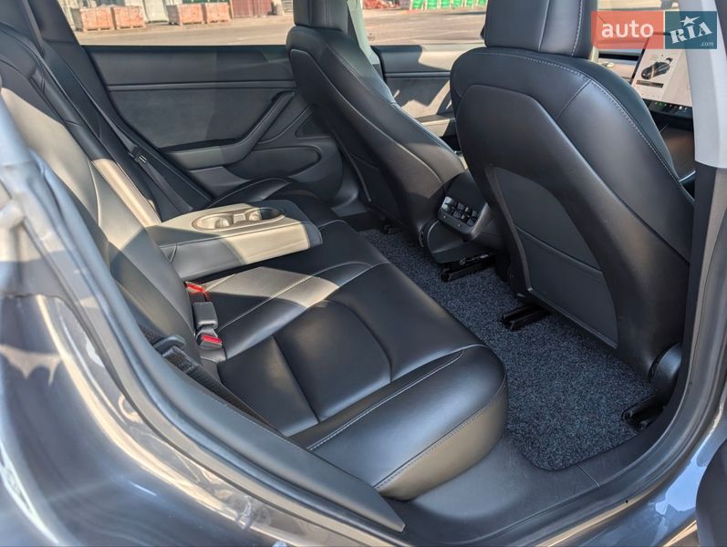 Седан Tesla Model 3 2019 в Коломые