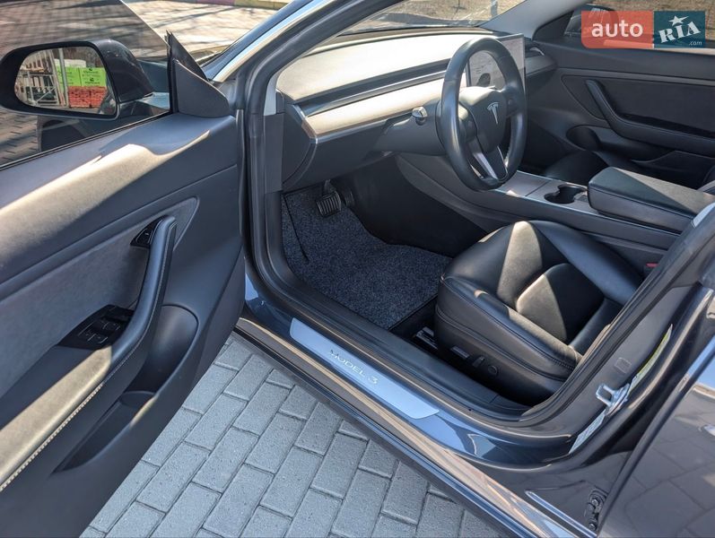 Седан Tesla Model 3 2019 в Коломые