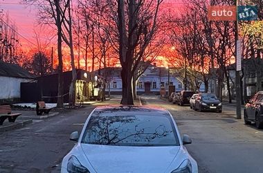 Седан Tesla Model 3 2021 в Вознесенську