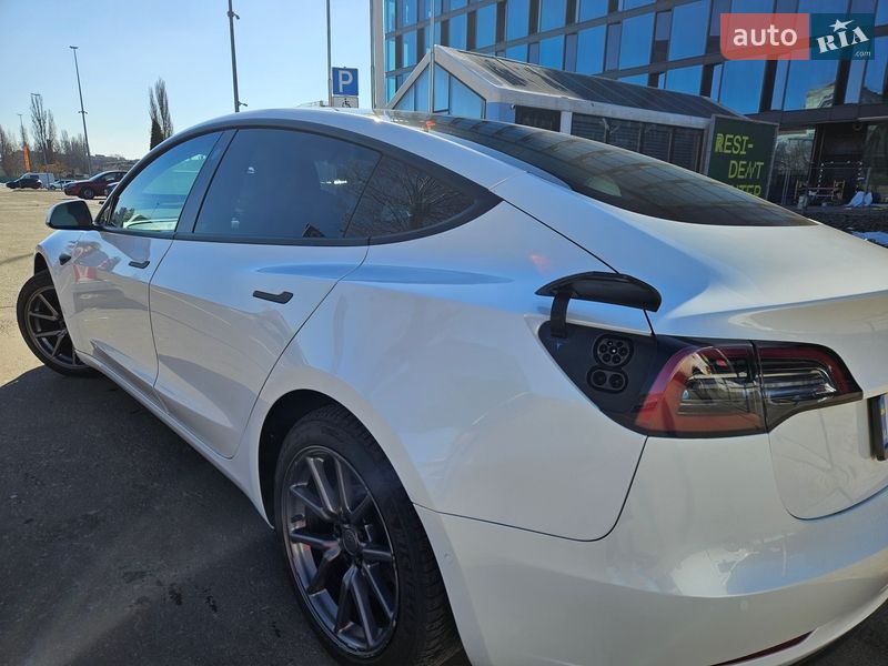 Седан Tesla Model 3 2020 в Киеве