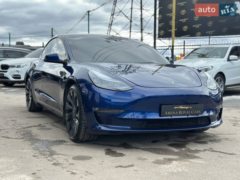 Седан Tesla Model 3 2022 в Харкові