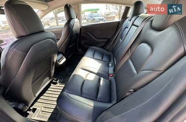 Седан Tesla Model 3 2020 в Львове