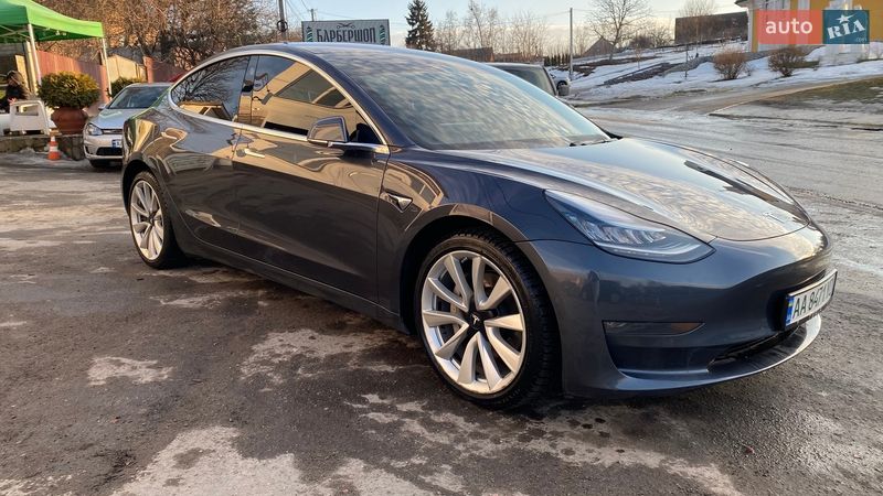 Седан Tesla Model 3 2019 в Києві