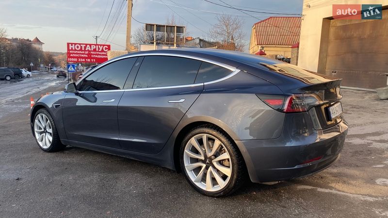 Седан Tesla Model 3 2019 в Києві