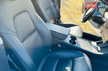 Седан Tesla Model 3 2022 в Львове