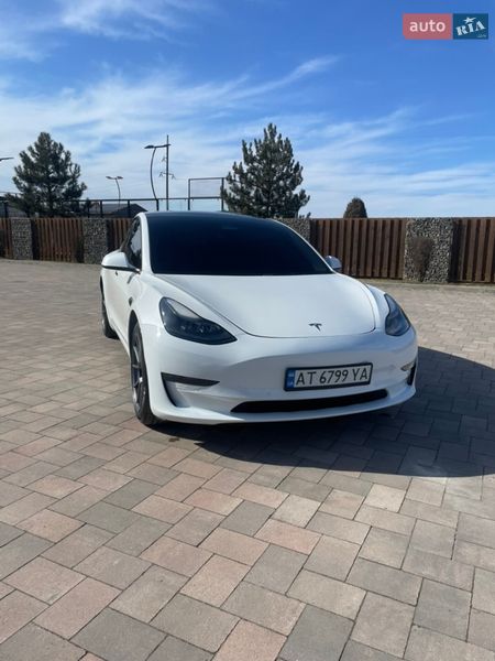Седан Tesla Model 3 2022 в Ивано-Франковске
