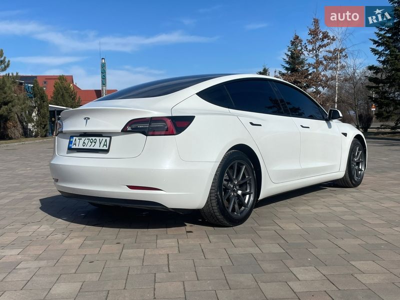 Седан Tesla Model 3 2022 в Ивано-Франковске
