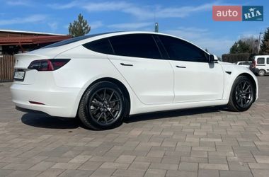 Седан Tesla Model 3 2022 в Ивано-Франковске
