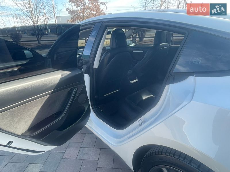 Седан Tesla Model 3 2022 в Ивано-Франковске