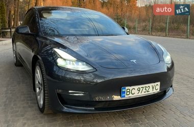 Седан Tesla Model 3 2023 в Львове