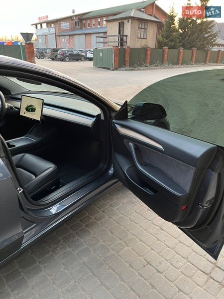 Седан Tesla Model 3 2023 в Львові
