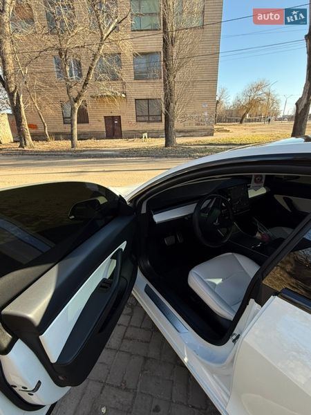 Седан Tesla Model 3 2019 в Кривому Розі