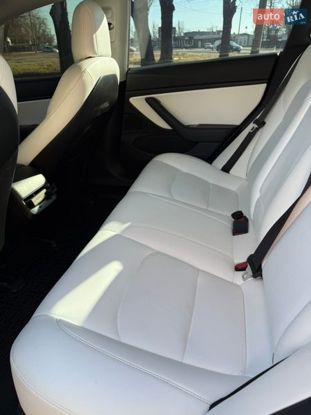 Седан Tesla Model 3 2019 в Кривому Розі