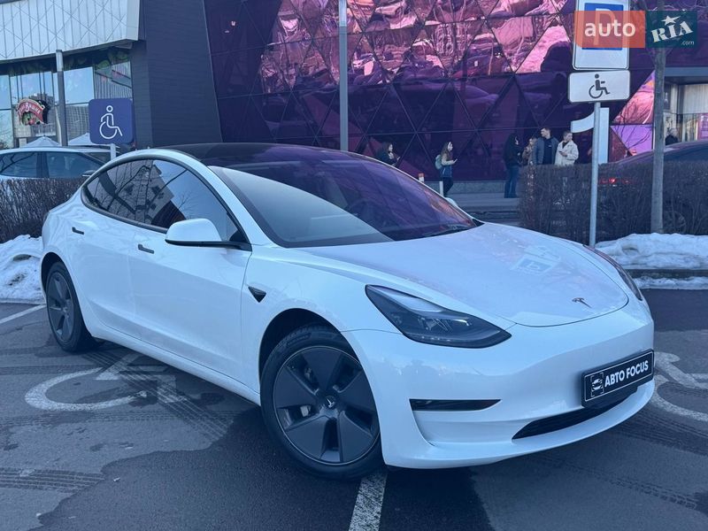 Tesla Model 3 2022