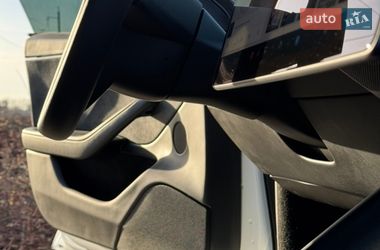Седан Tesla Model 3 2024 в Снятине