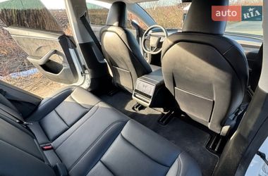 Седан Tesla Model 3 2024 в Снятине
