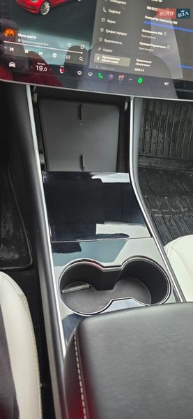 Седан Tesla Model 3 2018 в Харкові