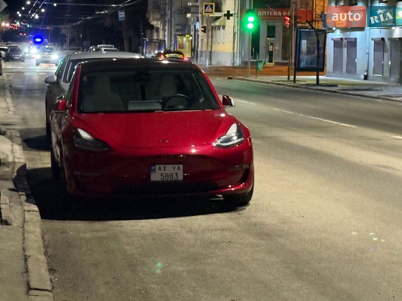 Седан Tesla Model 3 2018 в Харкові