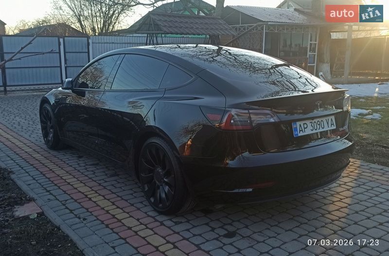Седан Tesla Model 3 2021 в Виннице