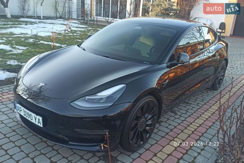 Седан Tesla Model 3 2021 в Виннице
