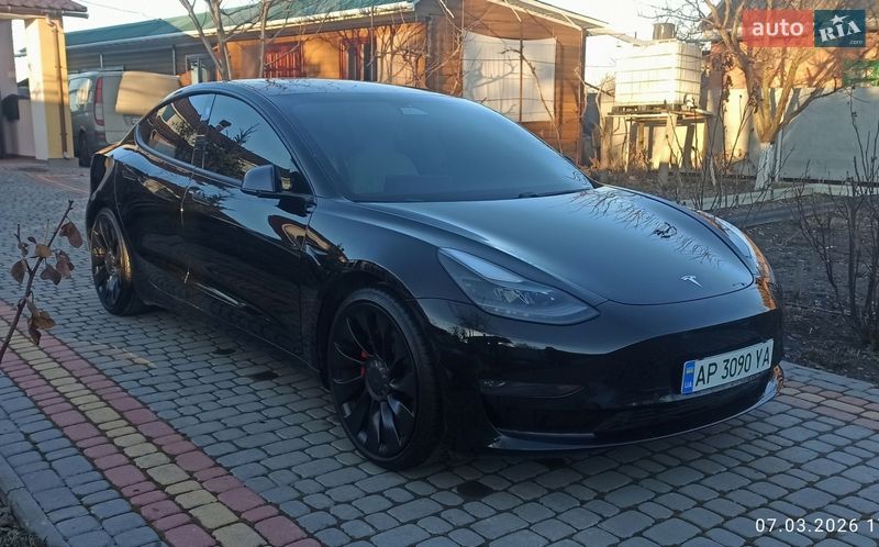 Седан Tesla Model 3 2021 в Виннице