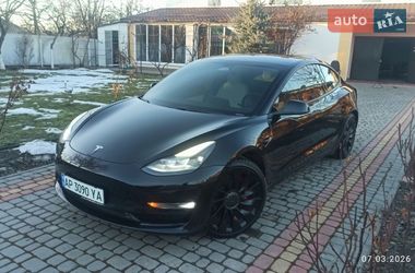 Седан Tesla Model 3 2021 в Виннице