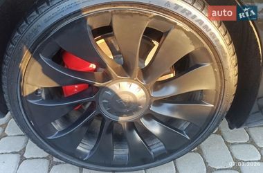 Седан Tesla Model 3 2021 в Виннице