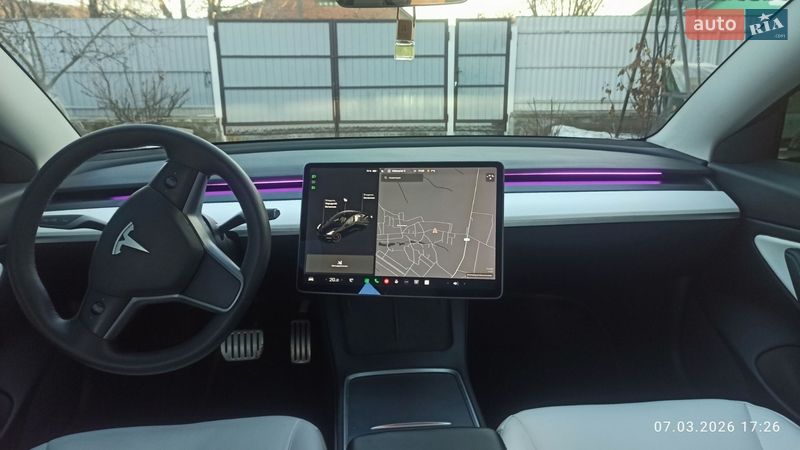 Седан Tesla Model 3 2021 в Виннице