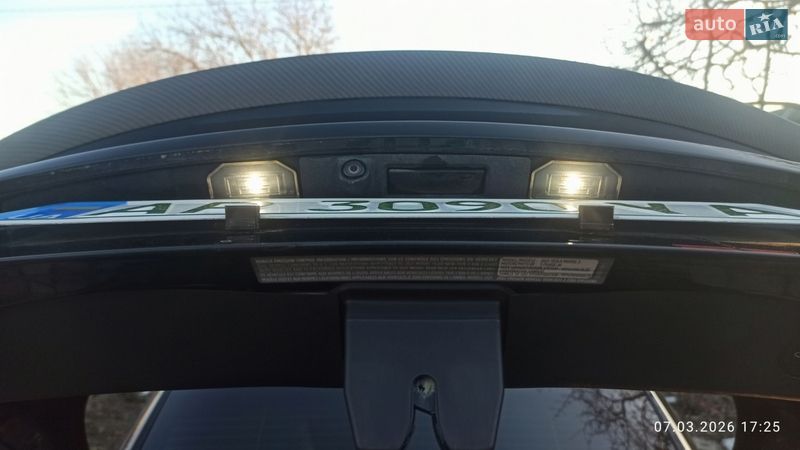 Седан Tesla Model 3 2021 в Виннице