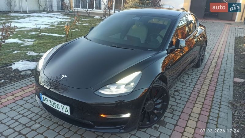 Tesla Model 3 2021