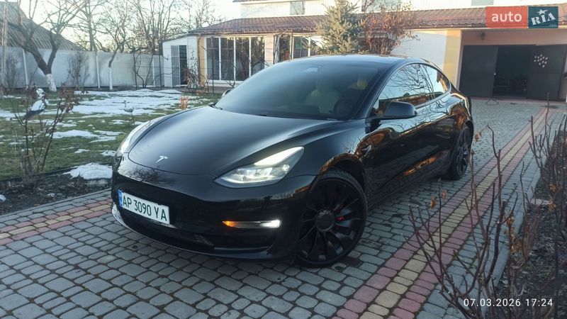 Седан Tesla Model 3 2021 в Вінниці