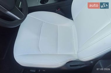 Седан Tesla Model 3 2021 в Виннице