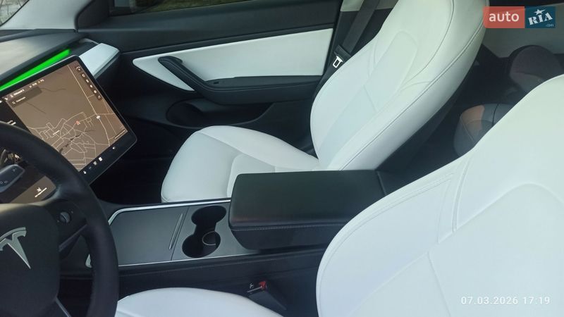 Седан Tesla Model 3 2021 в Вінниці