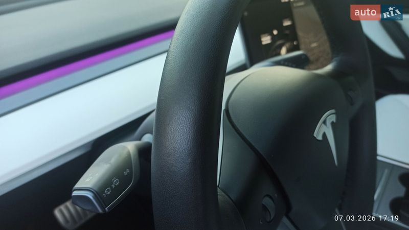 Седан Tesla Model 3 2021 в Виннице