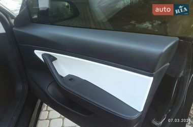 Седан Tesla Model 3 2021 в Виннице
