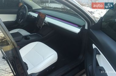 Седан Tesla Model 3 2021 в Виннице