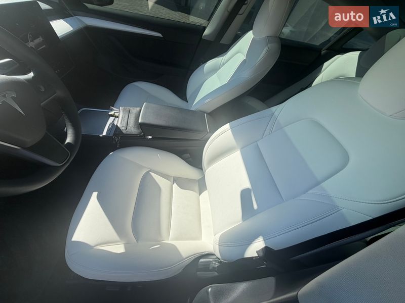 Седан Tesla Model 3 2022 в Дніпрі